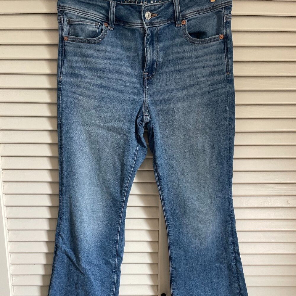 American Eagle AE Next Level Low-Rise Kick Bootcut Jean size 10 short